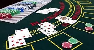 Antarmuka permainan gratis jnt 777 menampilkan pilihan slot dan permainan meja